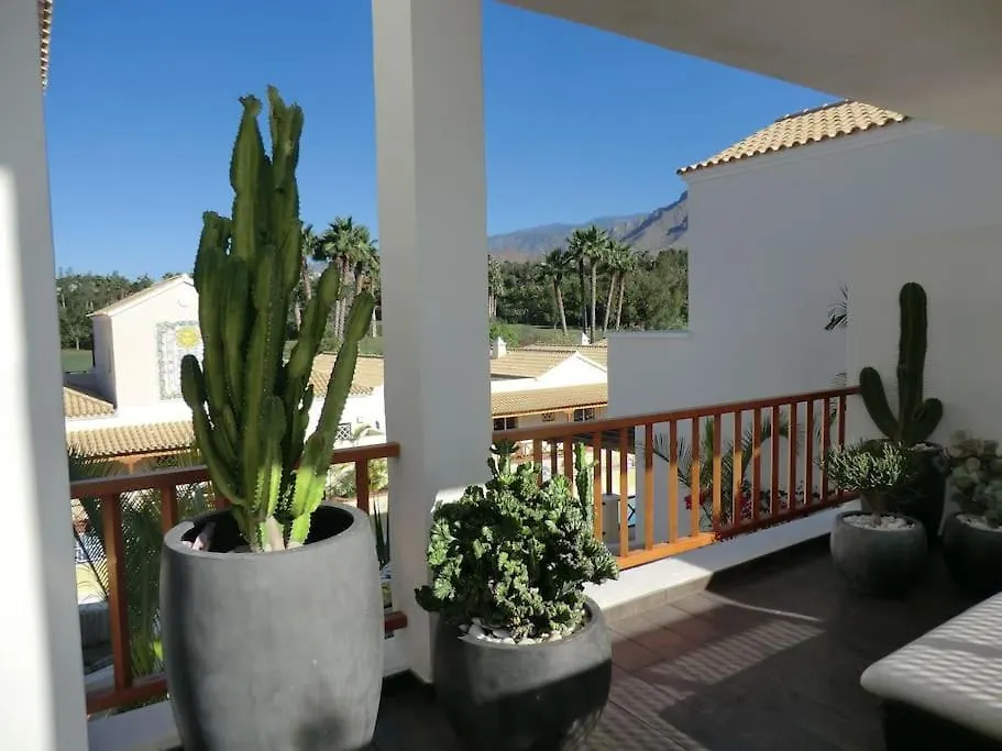 Luxury, Boutique Two-Bedroom Modern Townhouse With Golf Views Arona  Villa Arona (Tenerife)